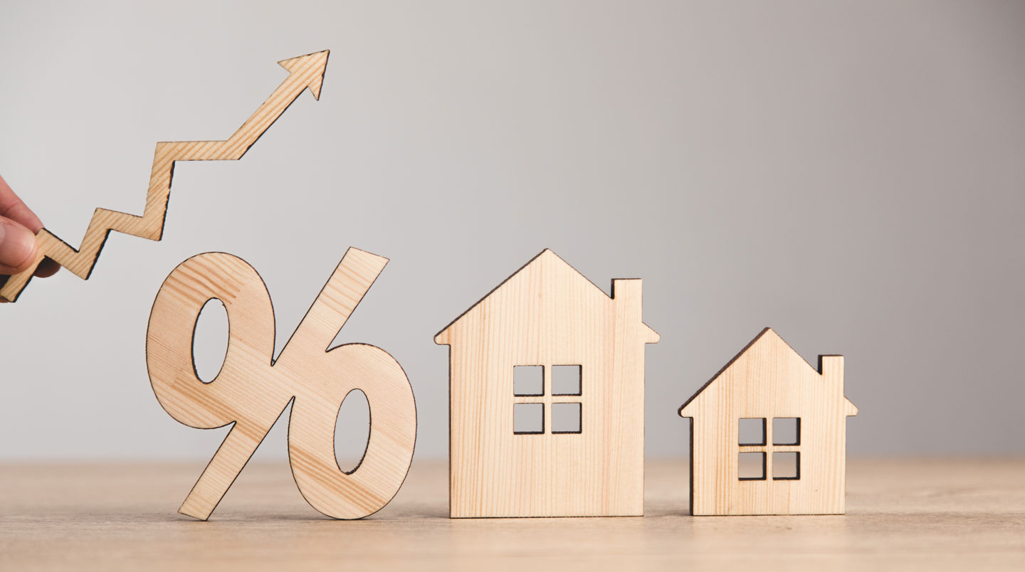 Graphique illustrant l'évolution des taux d'intérêt immobilier entre 2020 et 2026 avec une courbe ascendante claire.